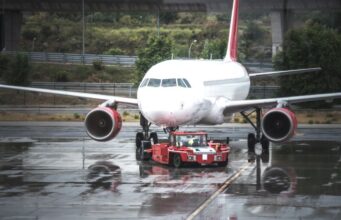 China Eastern Axes 20 Flights as Storms Strand Thousands in Major Cities! China Eastern Airlines
