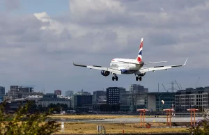A British Airways flight has made an emergency landing at Sydney Airport after reports of smoke in the cabin prompted urgent safety protocols British Airway