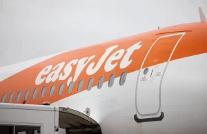 EasyJet flight makes emergency landing before passenger ‘dragged off’ easyJet Airlines Officials