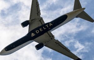 Delta Says Stay Seated So Passengers Can Make Connection-Watch What Happens delta-air