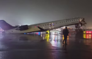 Air Canada jet rams truck at New York’s LaGuardia airport after landing; 4 injured credits: Air Canada Crash
