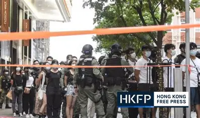 US warns Hong Kong credits: US warns Hong Kong