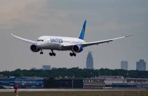 United Airlines To Debut New Polaris Suites Without Full Passenger Privacy Credits : United-Airlines-boeing-787-9-dreamliner